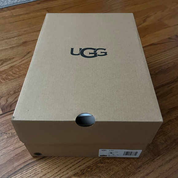 Ugg Tazz II - Picture 16 of 16